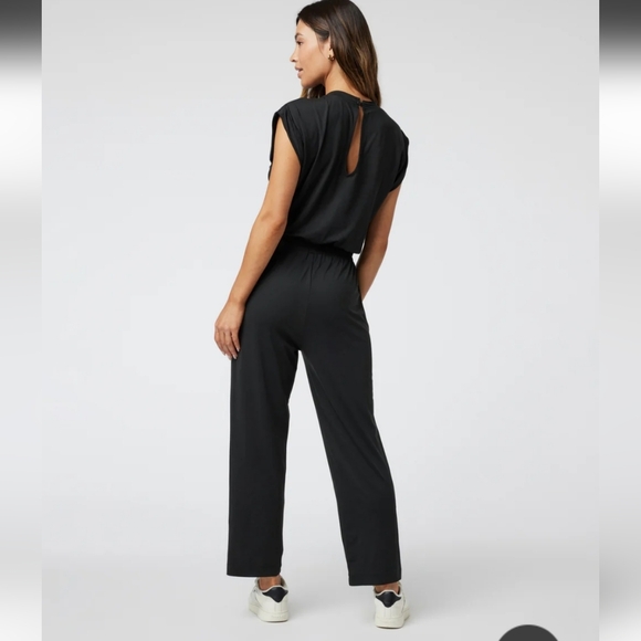 NWT Brand New Women's Vuori Black S/S 'Lux Crew Jumpsuit" Various Sizes - Picture 4 of 12